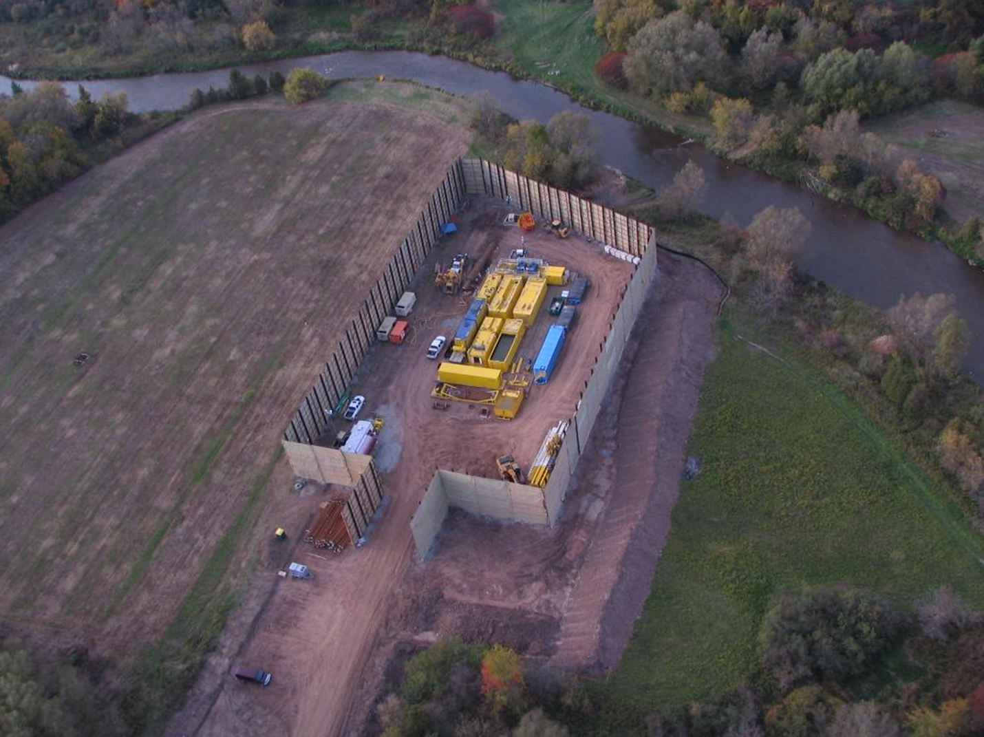 Aerial View of a Drill Site Utilizing ENC Sound Walls for Noise Blocking & Absorption